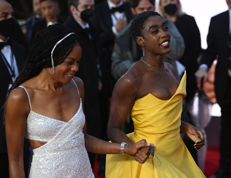 No Time To Die: Με... βασιλική λάμψη και πλήθος σταρ η πρεμιέρα του τελευταίου «Μποντ» του Ντάνιελ Κρεγκ