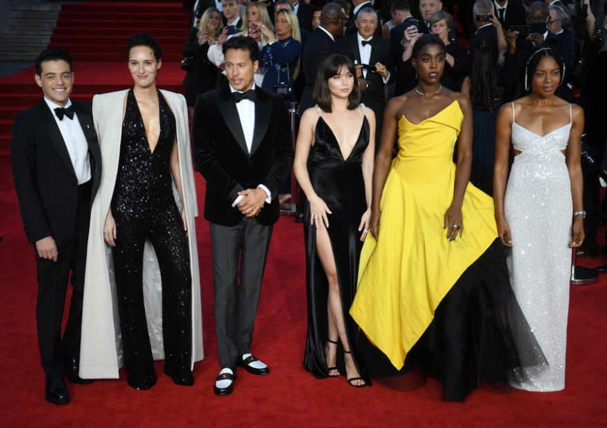 No Time To Die: Με... βασιλική λάμψη και πλήθος σταρ η πρεμιέρα του τελευταίου «Μποντ» του Ντάνιελ Κρεγκ