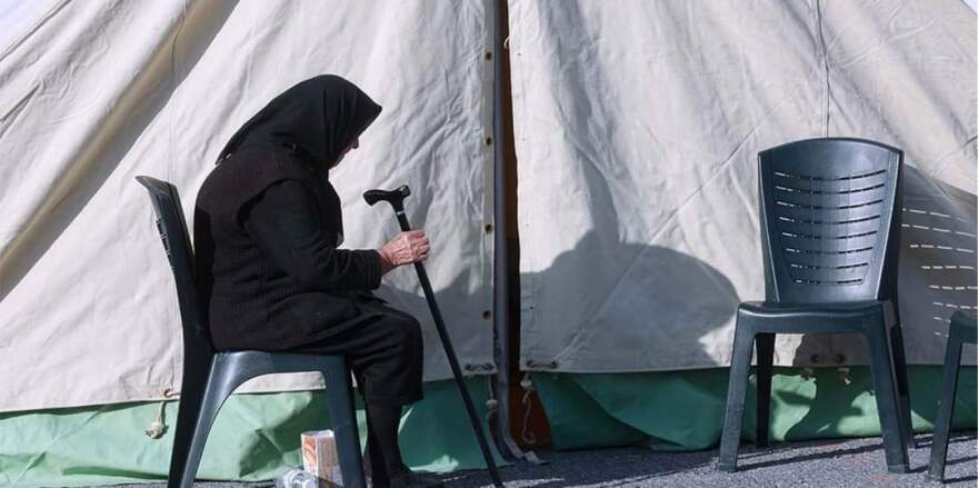 Σεισμός στην Κρήτη: Η «σούπερ γιαγιά» του Ημιμαραθωνίου έχασε το σπίτι της - Δείτε τις φωτογραφίες