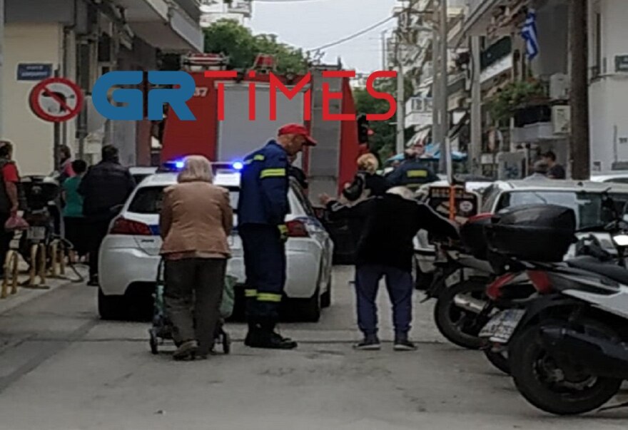 Φωτιά σε διαμέρισμα στη Θεσσαλονίκη - Δείτε φωτογραφίες