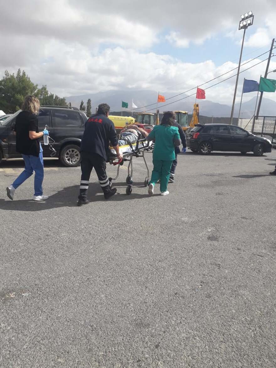 Σεισμός στην Κρήτη: Τραυματίστηκε στο Αρκαλοχώρι ο Κωνσταντίνος Πολυχρονόπουλος που βοηθούσε εθελοντικά