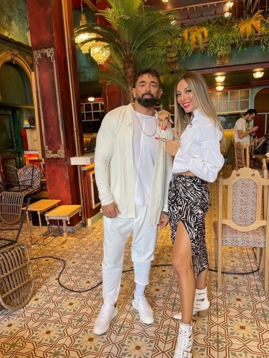 Βο - Ματίνα Ζάρα: Μια πρώτη γεύση από το ντουέτο τους «Μένω Σπίτι» - Δείτε φωτογραφίες από τα backstage