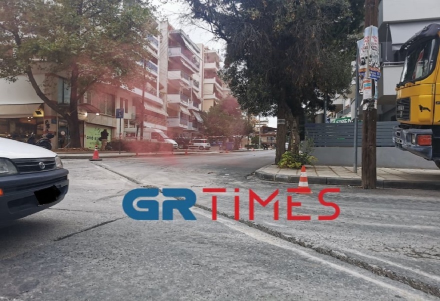 Νέα επεισόδια έξω απο το ΕΠΑΛ Ευόσμου: Κροτίδες, πέτρες και φωτιές σε κάδους