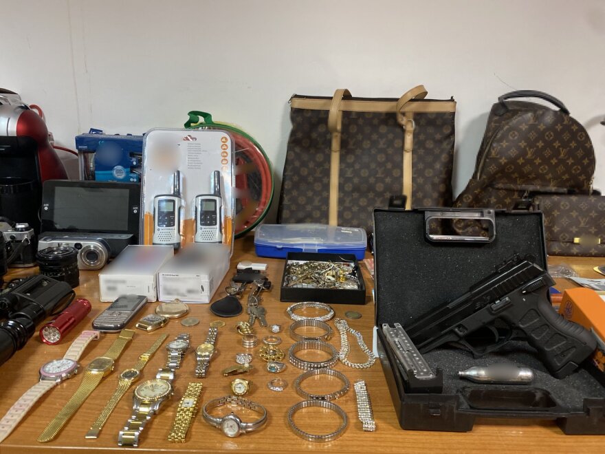 Στα χέρια της Αστυνομίας ο 42χρονος «μαφιόζος με τις Louis Vuitton» - Είχε ρημάξει σπίτια σε όλη την Αττική