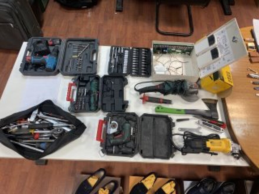 Στα χέρια της Αστυνομίας ο 42χρονος «μαφιόζος με τις Louis Vuitton» - Είχε ρημάξει σπίτια σε όλη την Αττική