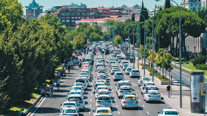 Η κρίση στο efood: Πώς τα social media γκρεμίζουν κολοσσούς