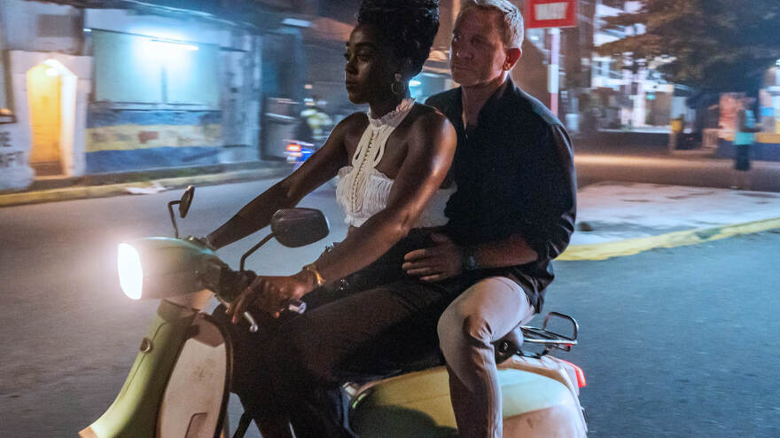 Ο Δανίκας είδε τον James Bond και γράφει για τα 7 πρόσωπα του σούπερ πράκτορα