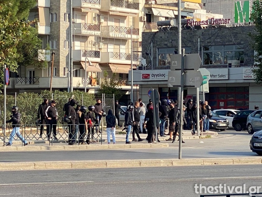 Πεδίο μάχης για ακόμη ένα 24ωρο η Σταυρόπουλη - Έπεσαν βόμβες μολότοφ και χημικά