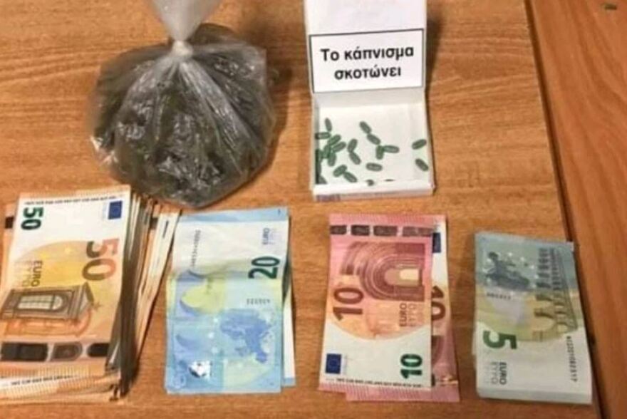 Κινητό «περίπτερο» ναρκωτικών εντοπίστηκε στο κέντρο της Αθήνας - Συνελήφθη ο οδηγός του οχήματος