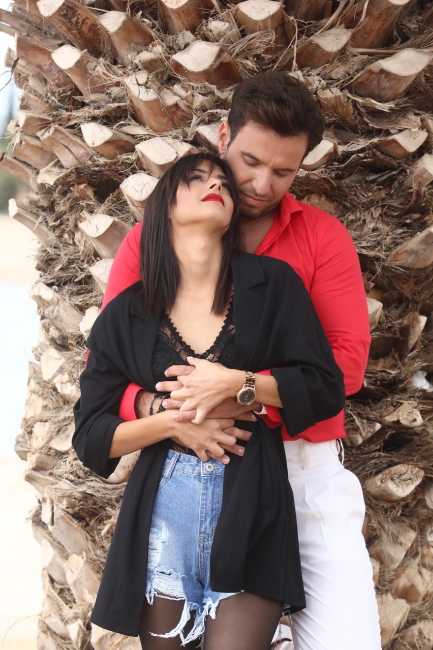 Άννα Μπεζάν: Η πρωταγωνίστρια της σειράς «8 Λέξεις» γίνεται «το κορίτσι» του Διογένη - Φωτογραφίες