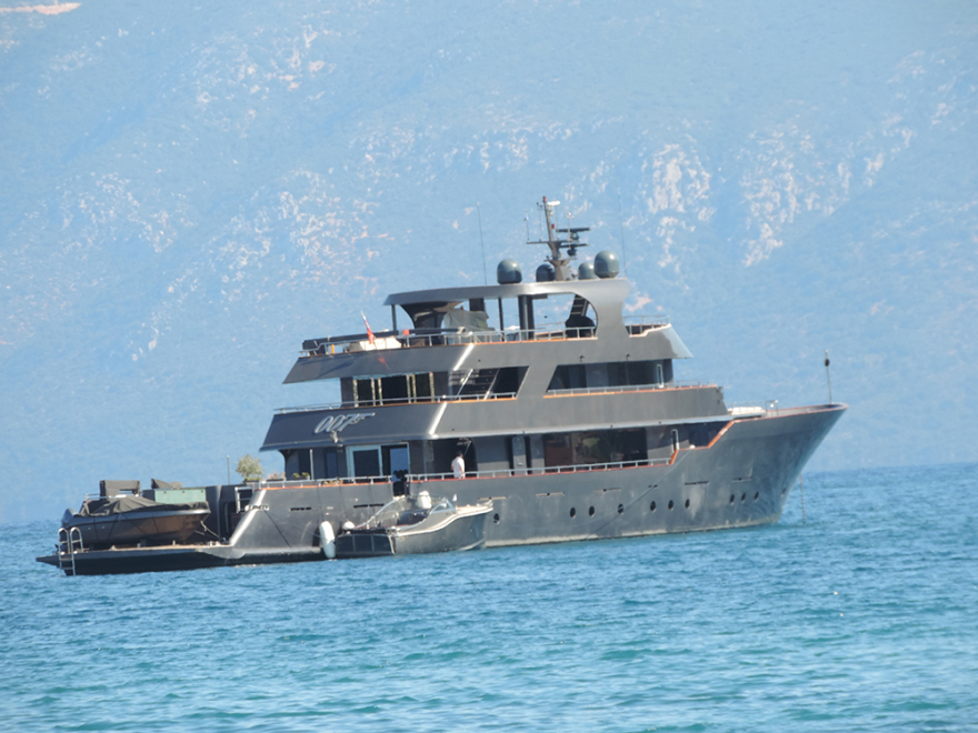 Η θαλαμηγός του... Τζέιμς Μποντ στην Κεφαλονιά - Δείτε φωτογραφίες