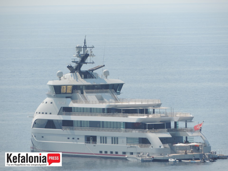 Η θαλαμηγός του... Τζέιμς Μποντ στην Κεφαλονιά - Δείτε φωτογραφίες