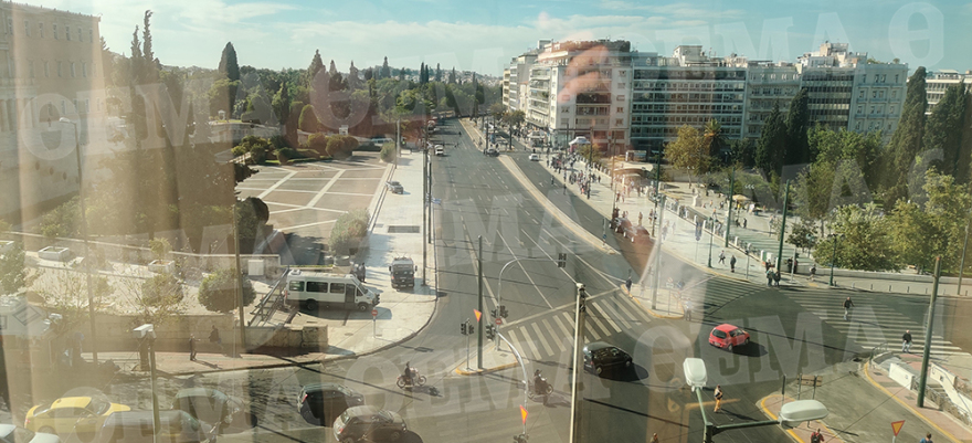 Πρωτοφανές: Φορτηγάκι με φιάλες υγραερίου στο Μνημείο του Άγνωστου Στρατιώτη! - Δείτε φωτογραφίες