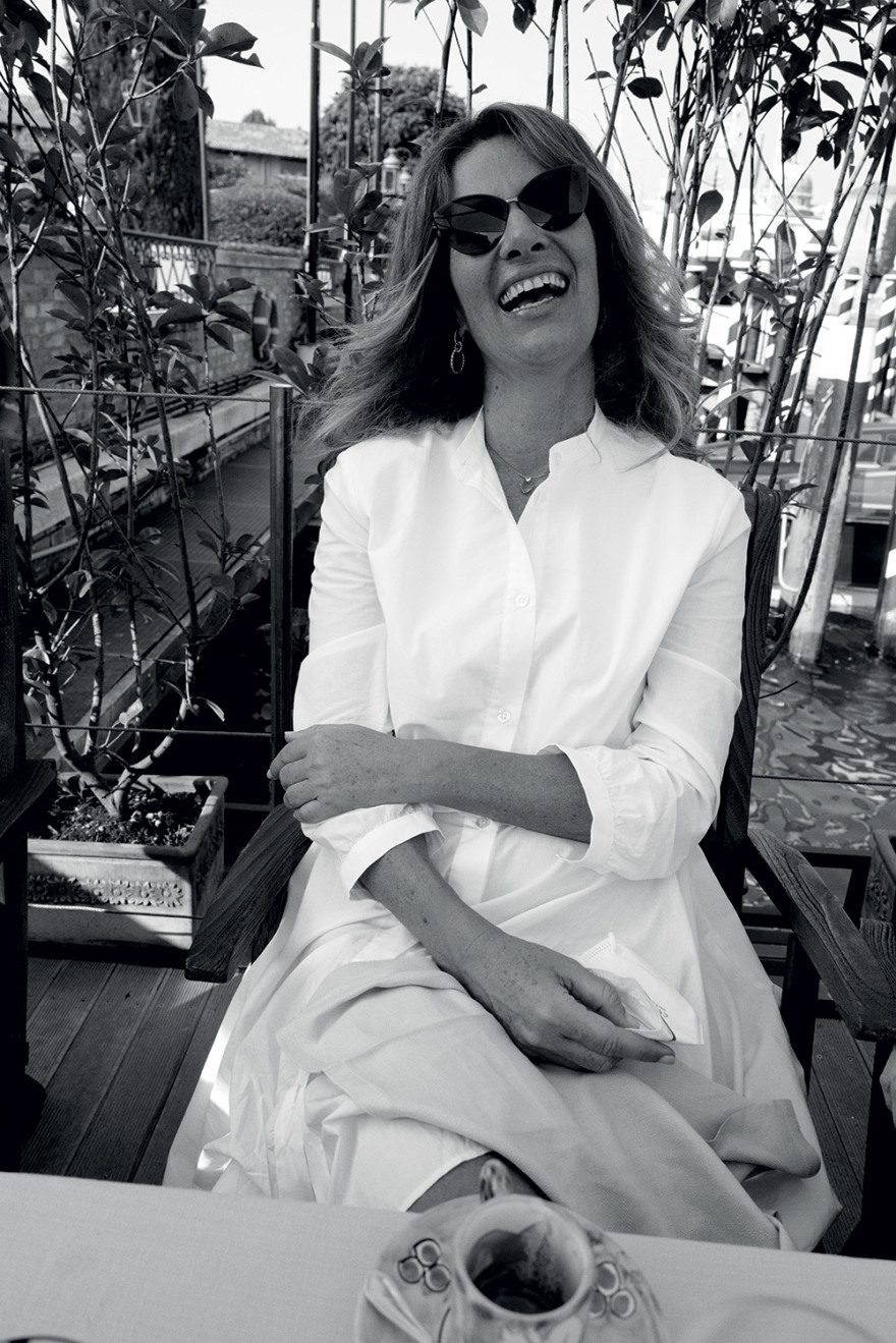 Ρομπέρτα Αρμάνι: Η ήρεμη δύναμη πίσω από τον σχεδιαστή-μύθο