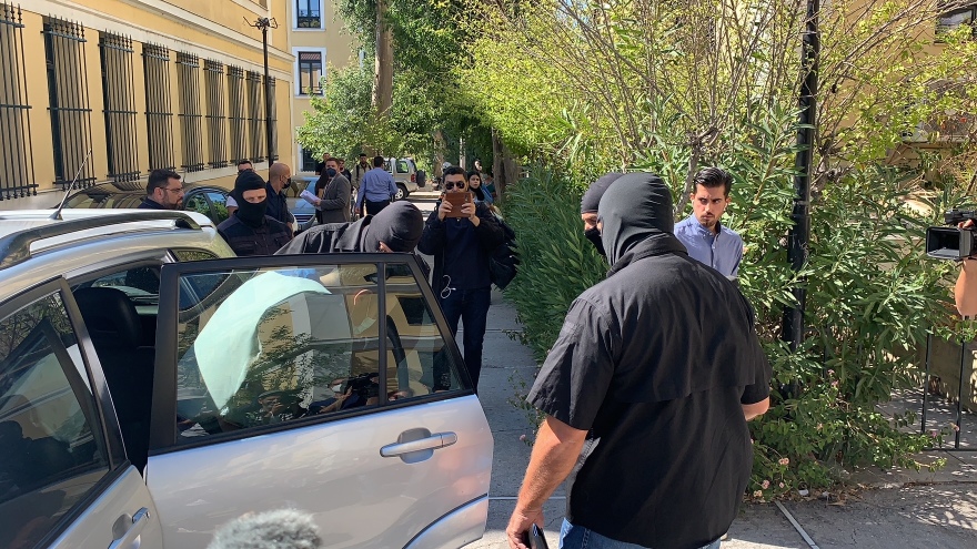 Στον εισαγγελέα ο 34χρονος τρομοκράτης του ISIS - Δείτε βίντεο και φωτογραφίες