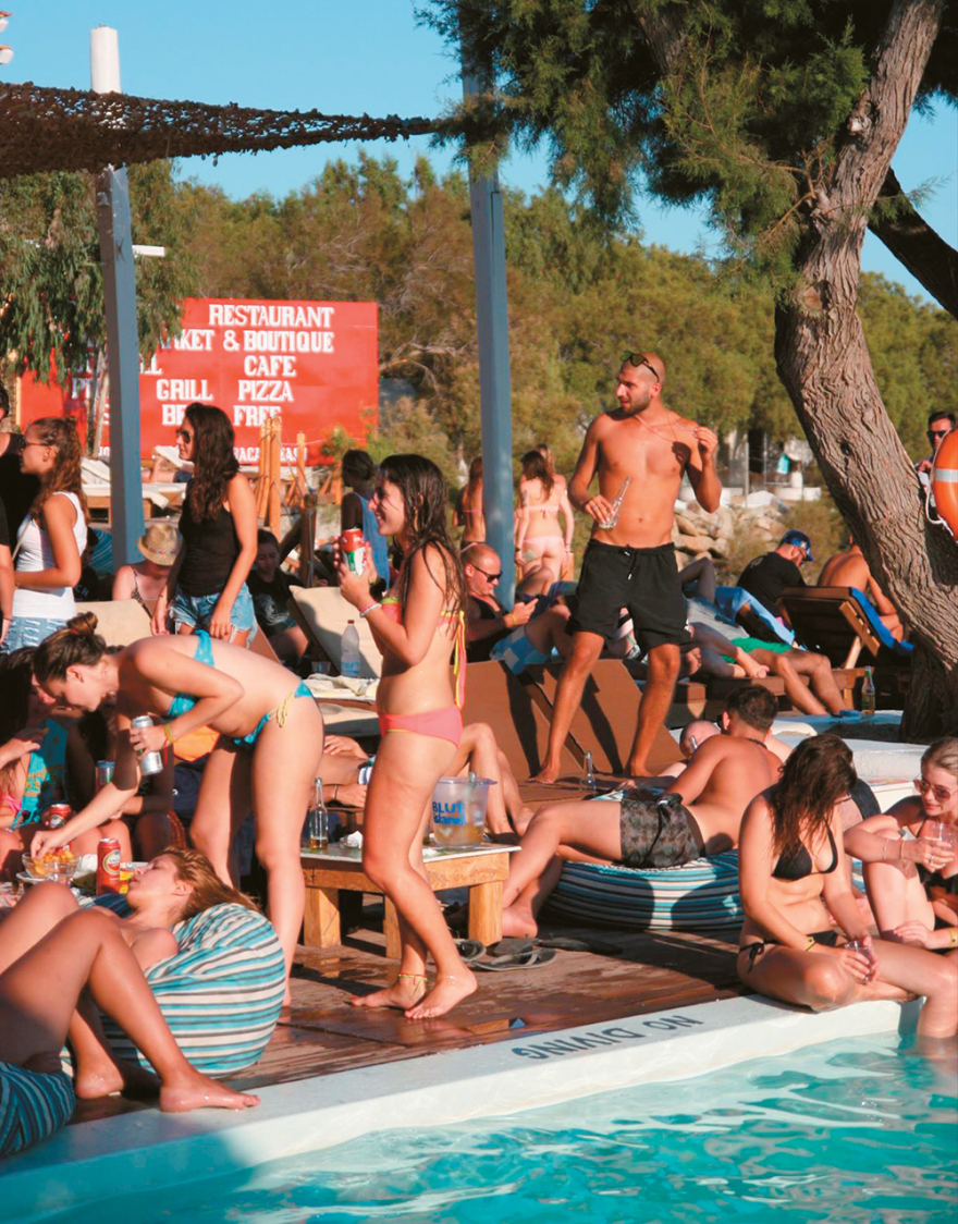 Μύκονος: Πουλήθηκε το τελευταίο κάμπινγκ και θα γίνει πεντάστερο από τον επιχειρηματία Παπαλέκα