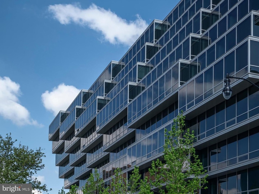 ΗΠΑ: Η Κάμαλα Χάρις πούλησε το διαμέρισμα της Ουάσιγκτον μετά τη μείωση της τιμής - Δείτε φωτογραφίες