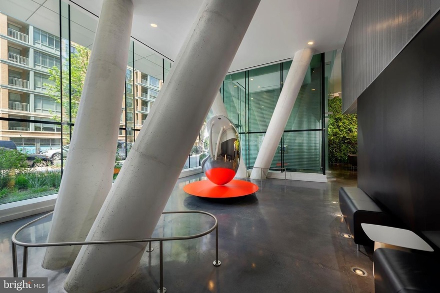 ΗΠΑ: Η Κάμαλα Χάρις πούλησε το διαμέρισμα της Ουάσιγκτον μετά τη μείωση της τιμής - Δείτε φωτογραφίες