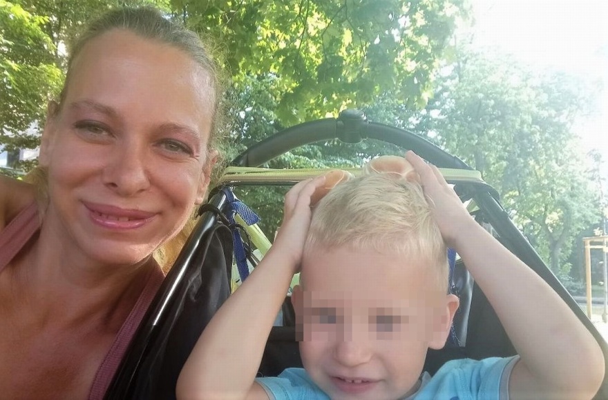 Φρίκη στην Ιταλία: Πρώην πορνοστάρ σκότωσε τον δίχρονο γιο της και άφησε το πτώμα του σε... ταμείο σούπερ μάρκετ