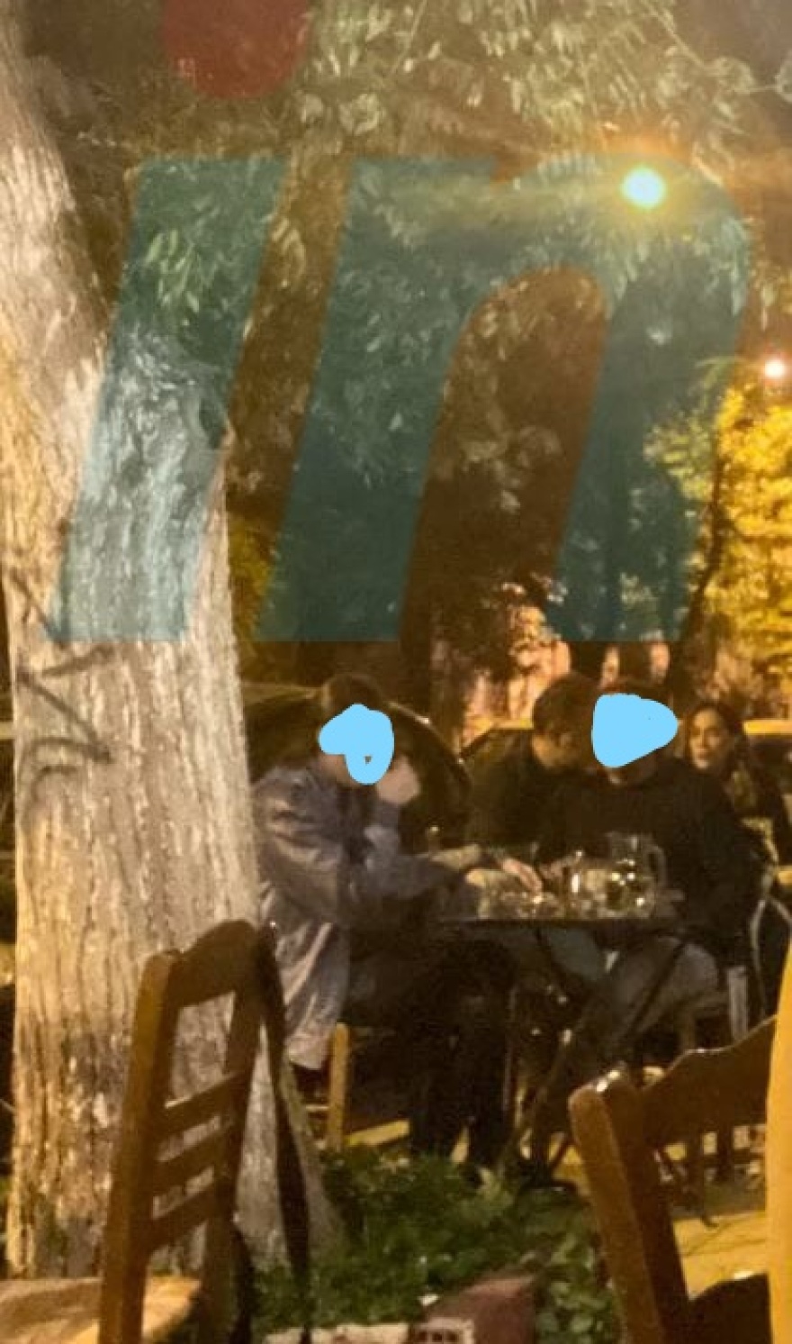 Δέσποινα Βανδή - Βασίλης Μπισμπίκης: Αγκαλιές και φιλιά σε κουτούκι των Εξαρχείων - Φωτογραφίες