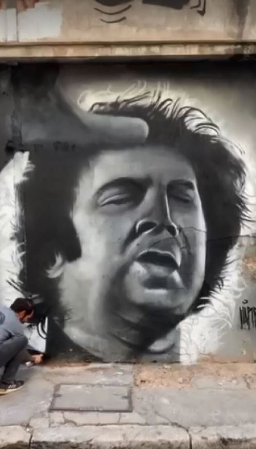 Hambas: Η νέα του τοιχογραφία στο κέντρο της Αθήνας - Αφιερωμένη στην μνήμη του Μίκη Θεοδωράκη