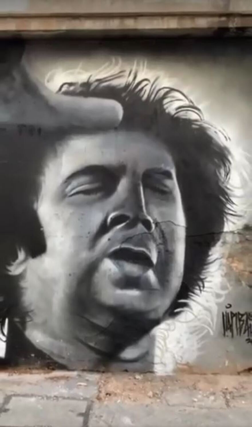 Hambas: Η νέα του τοιχογραφία στο κέντρο της Αθήνας - Αφιερωμένη στην μνήμη του Μίκη Θεοδωράκη