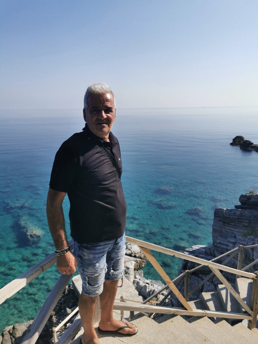 Απίστευτο κι όμως ελληνικό: 71χρονος σε κώμα για 17 ημέρες, αλλά το ΑΧΕΠΑ δεν δίνει στην κόρη του βεβαίωση υγείας!