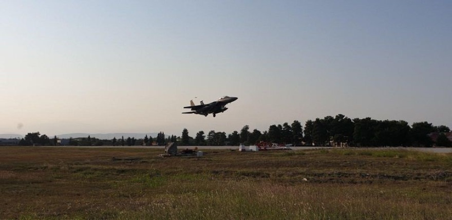 Φωτογραφίες: Υπερσύγχρονα αμερικανικά μαχητικά F-15 στην 110 Πτέρυγα Μάχης στη Λάρισα