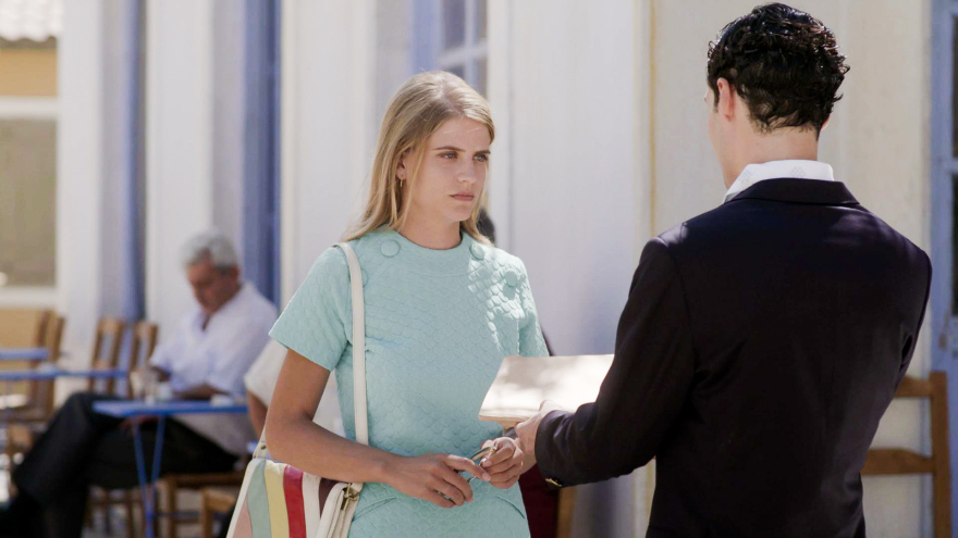 Άγριες Μέλισσες:  Η Ελένη κάνει τα πάντα για να φέρει πίσω τον Λάμπρο, όμως την περιμένει μια πολύ δυσάρεστη εξέλιξη