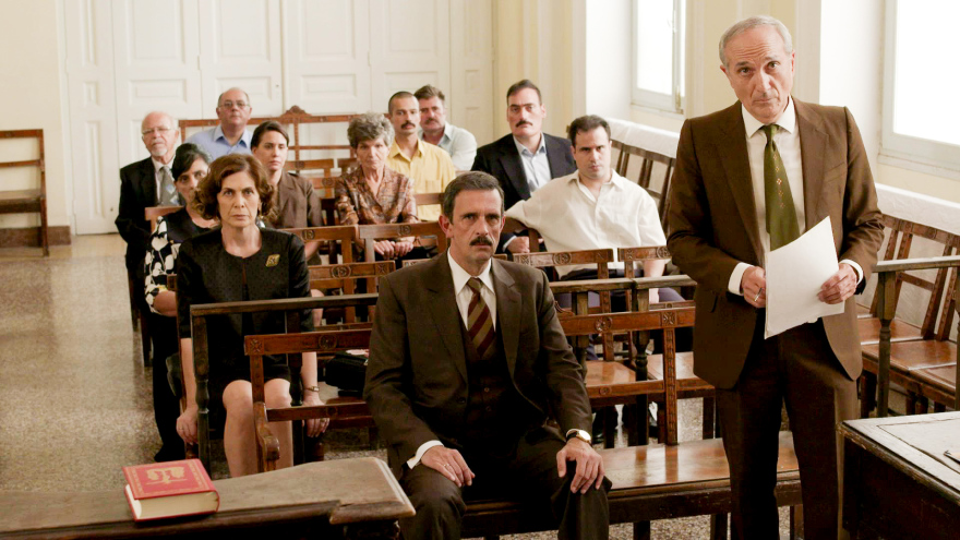 Άγριες Μέλισσες:  Η Ελένη κάνει τα πάντα για να φέρει πίσω τον Λάμπρο, όμως την περιμένει μια πολύ δυσάρεστη εξέλιξη