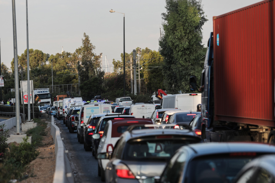 Αυξημένη η κίνηση στην παραλιακή λόγω τροχαίου 