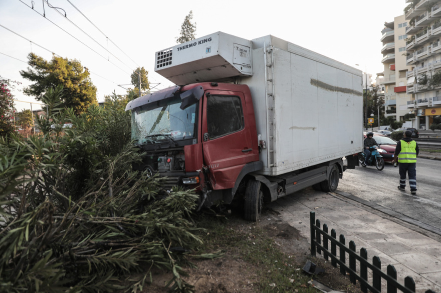 Αυξημένη η κίνηση στην παραλιακή λόγω τροχαίου 