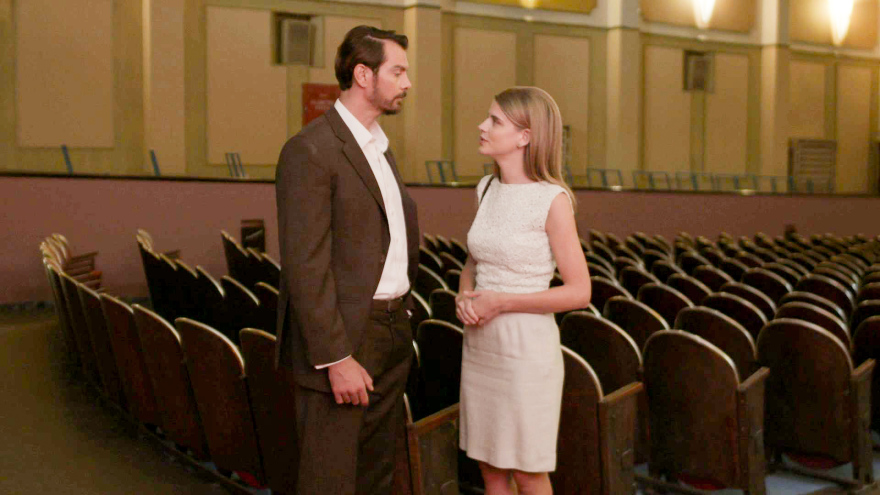 Άγριες Μέλισσες:  Η Ελένη κάνει τα πάντα για να φέρει πίσω τον Λάμπρο, όμως την περιμένει μια πολύ δυσάρεστη εξέλιξη