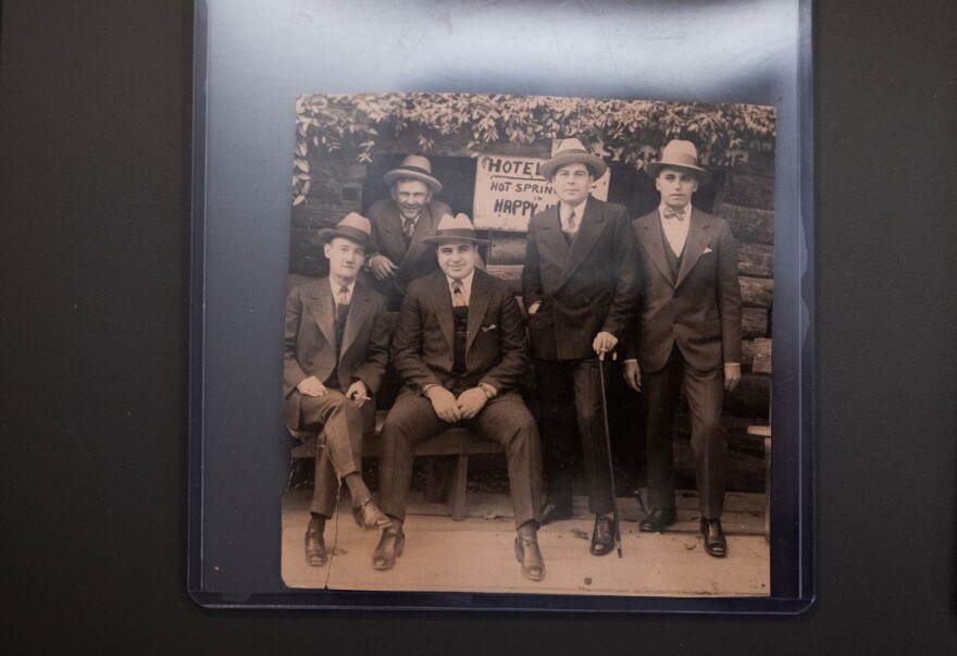 Αλ Καπόνε: Η εγγονή του ελπίζει ότι η δημοπρασία αντικειμένων του θα αναδείξει την «ανθρώπινη πλευρά» του