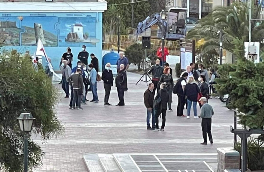Μυτιλήνη: Συγκέντρωση ενάντια στη νέα κλειστή δομή μεταναστών – Μερικές δεκάδες άτομα έδωσαν το «παρών»