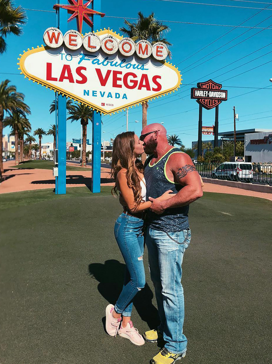 ΗΠΑ: Νεκρός βρέθηκε ο 50χρονος σύζυγος της δολοφονημένης influencer Αλέξις Σάρκι