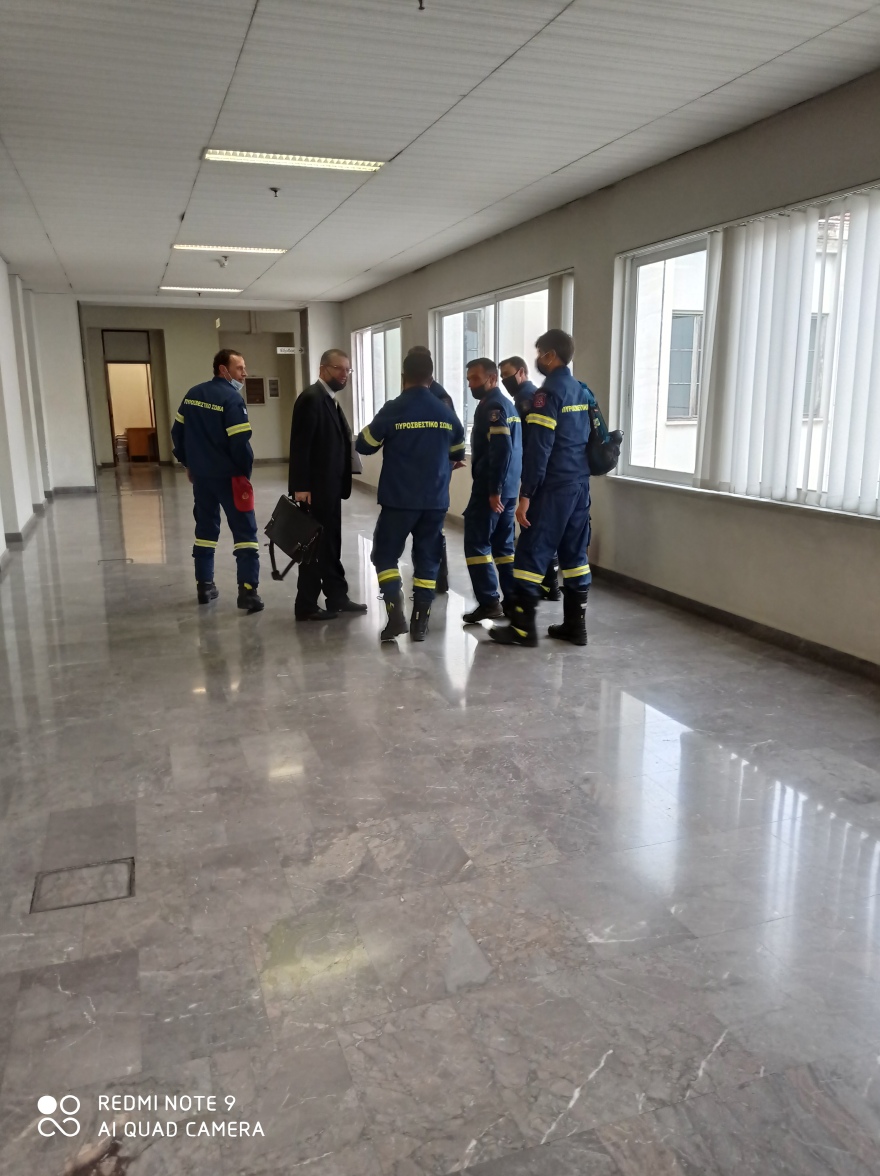 Συγκέντρωση ανεμβολίαστων υγειονομικών έξω από το ΣτΕ