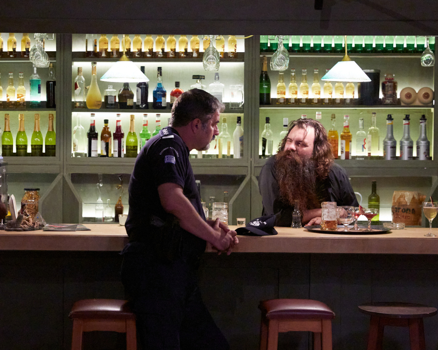 Κομάντα και Δράκοι: Αλλάζουν οι ισορροπίες στη συμμορία των Δράκων - Ο Γιώργος προσπαθεί να σώσει τον Ντόντο