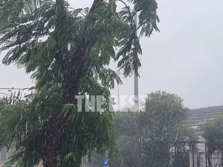 Καιρός: Έρχονται βροχές και καταιγίδες στην Αττική - Δείτε live την εξέλιξη της κακοκαιρίας «Αθηνά»