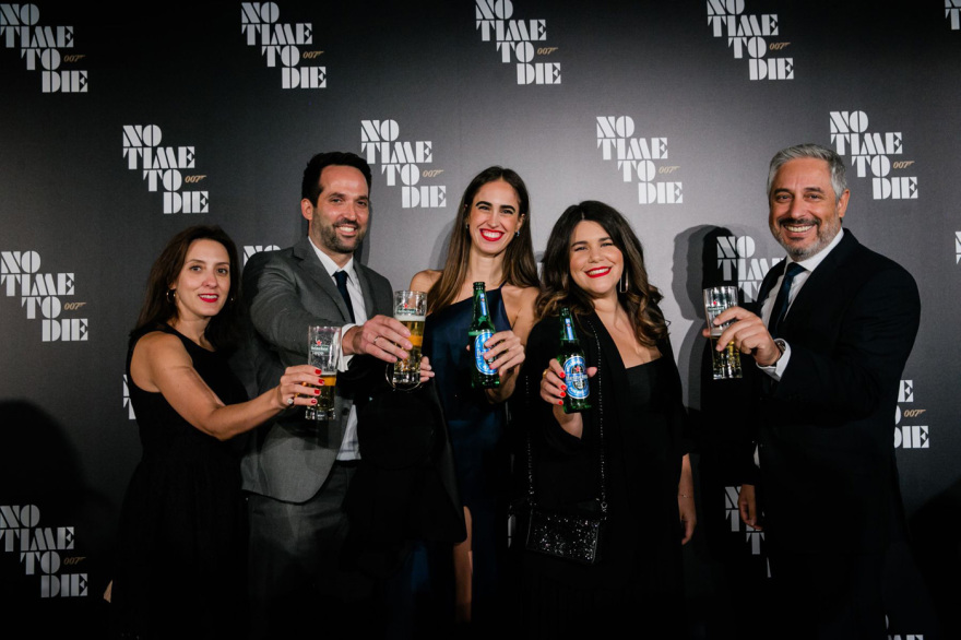 H Heineken συνεργάζεται με τον Daniel Craig στη νέα ταινία «No Time To Die»