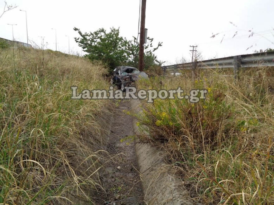  Νεκρός 22χρονος σε τροχαίο στην Αθηνών-Λαμίας - Δείτε φωτογραφίες 