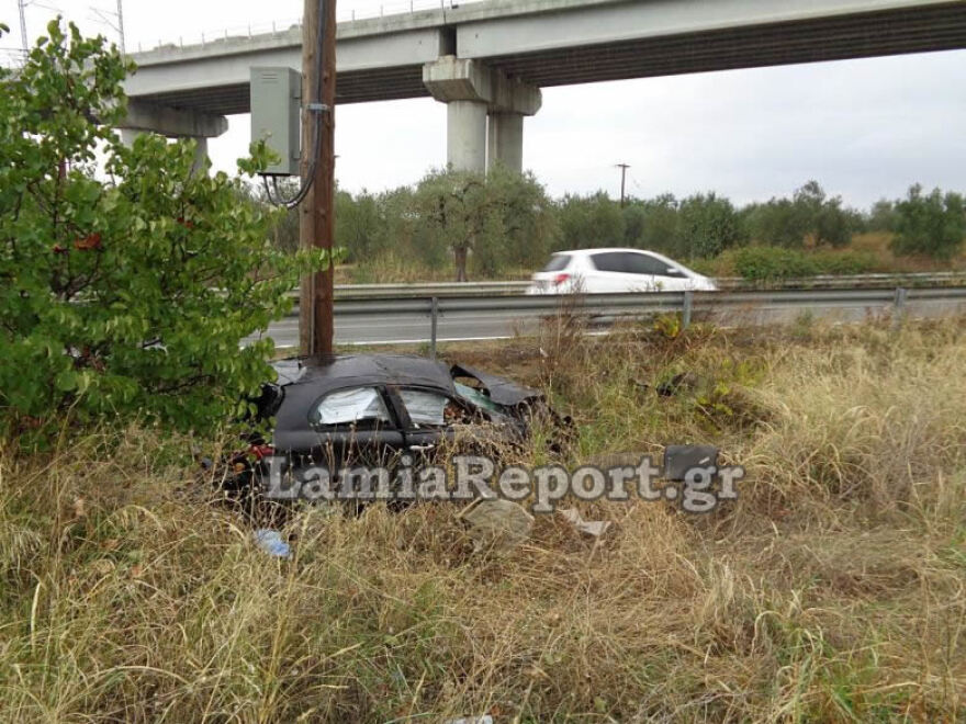  Νεκρός 22χρονος σε τροχαίο στην Αθηνών-Λαμίας - Δείτε φωτογραφίες 