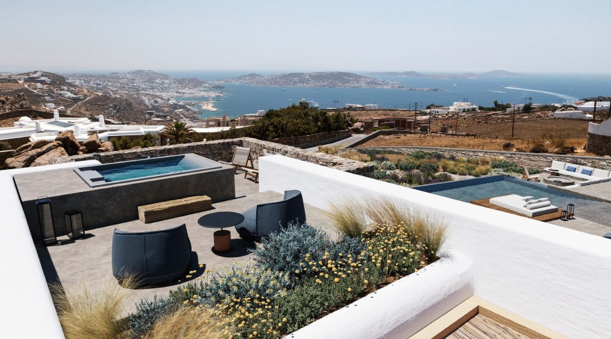 Rolls Royce  των 600.000 ευρώ μεταφέρει VIP στους κακοτράχαλους δρόμους της Μυκόνου 