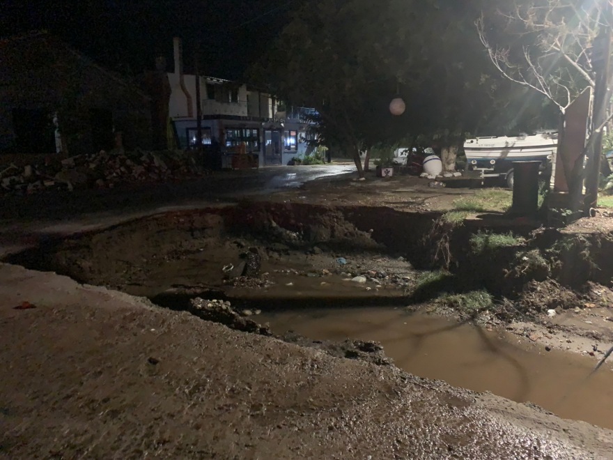 Εύβοια: Πλημμύρες και κατολισθήσεις από την «Αθηνά» - Δείτε φωτογραφίες