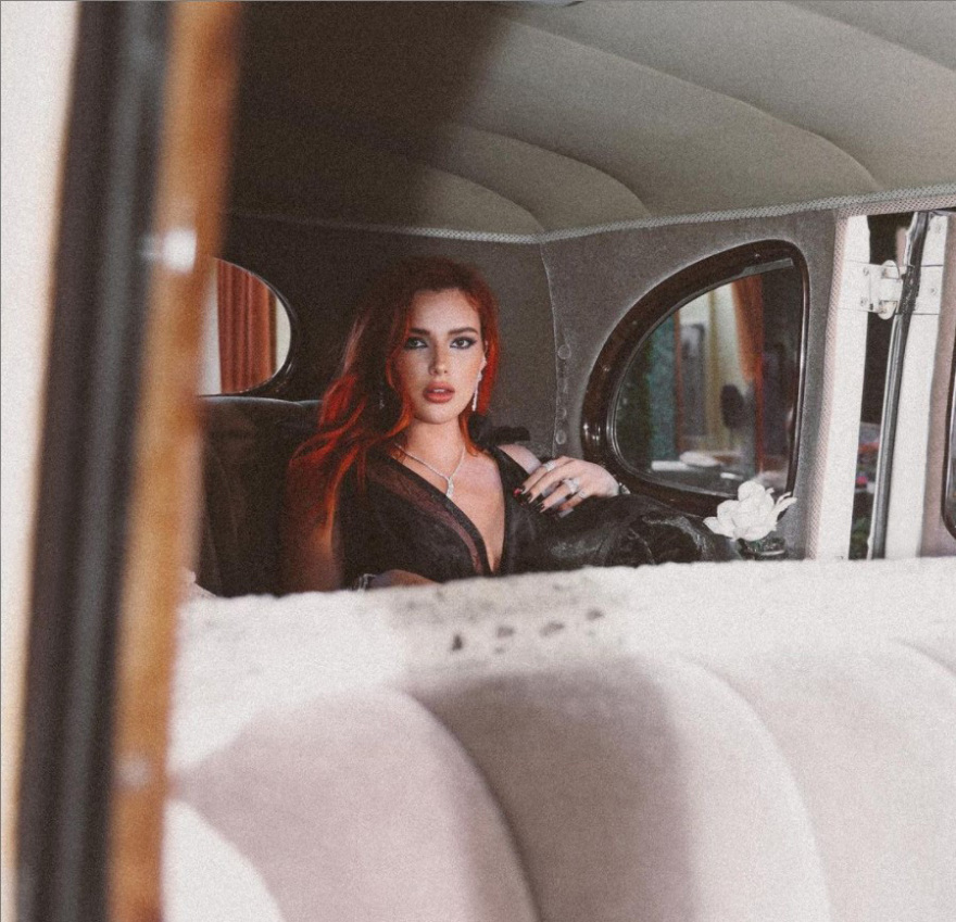 Μπέλα Θορν: Χάρισε «οφθαλμόμουτρο» στο κοινό της για τα 24α γενέθλιά της - Δείτε φωτογραφίες