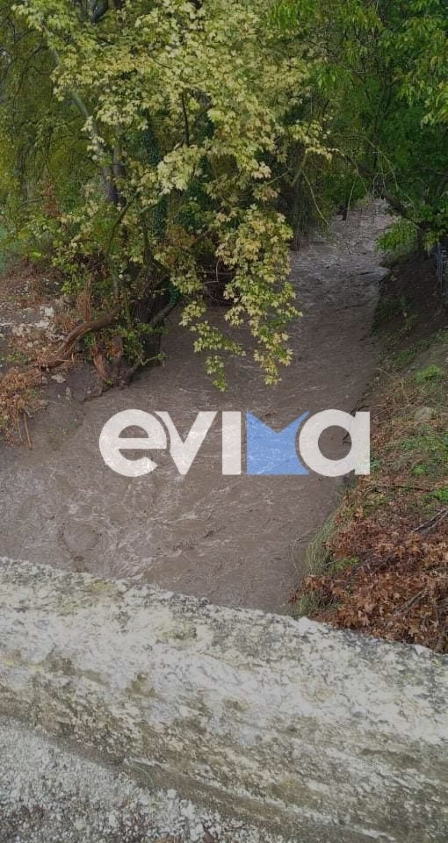 Κακοκαιρία «Αθηνά»: Σάρωσε τη Βόρεια Εύβοια - Πλημμύρισε η παραλία, δρόμοι κόπηκαν στη μέση - Φωτογραφίες