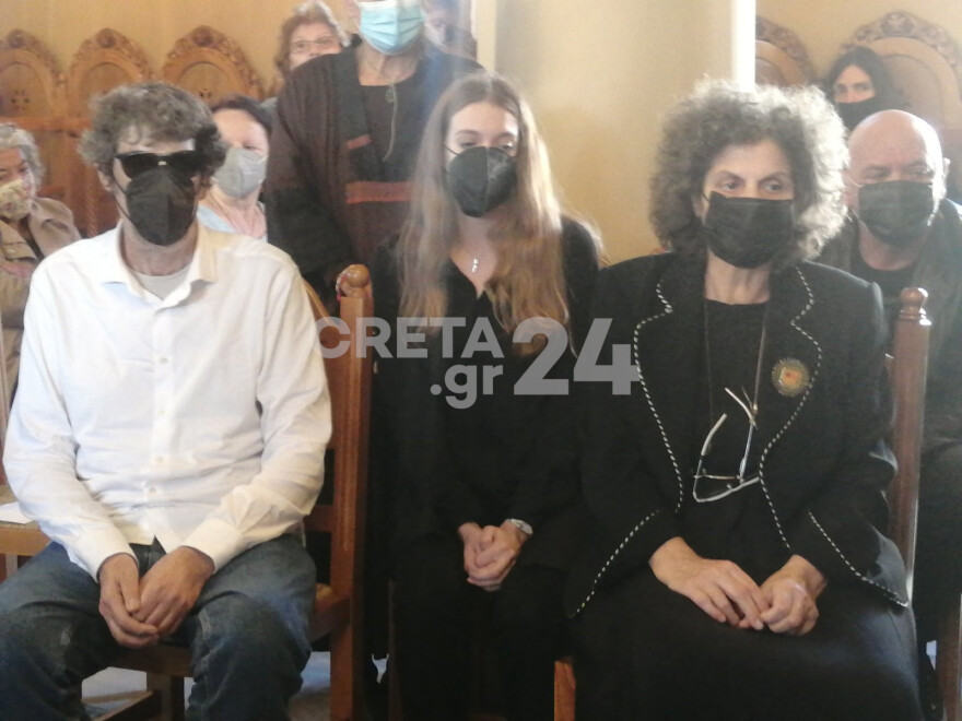 Μίκης Θεοδωράκης: Πλήθος κόσμου στο μνημόσυνο του αείμνηστου μουσικοσυνθέτη στην Κρήτη (Φωτογραφίες)