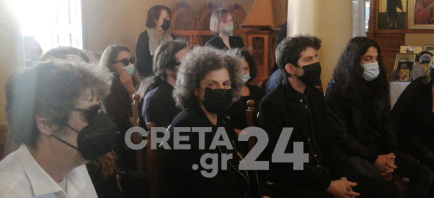 Μίκης Θεοδωράκης: Πλήθος κόσμου στο μνημόσυνο του αείμνηστου μουσικοσυνθέτη στην Κρήτη (Φωτογραφίες)