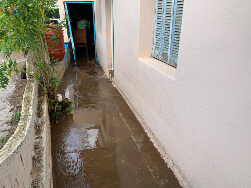 Η κακοκαιρία Αθηνά «σάρωσε» Εύβοια και Λάρισα - Πλημμύρες, κατολισθήσεις και αποκλεισμένοι δρόμοι