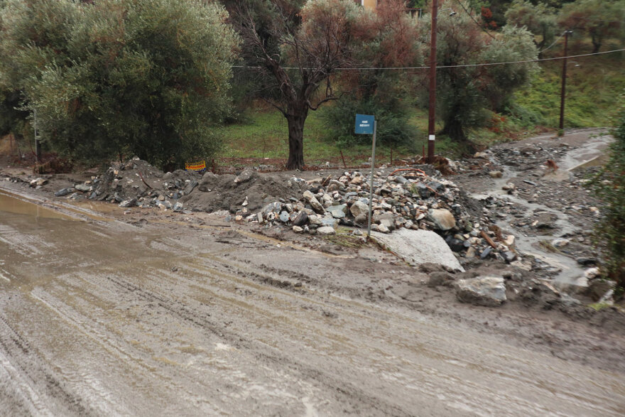 Σαρωτικό το πέρασμα της κακοκαιρίας «Αθηνά» από τη Λάρισα - Δείτε φωτογραφίες